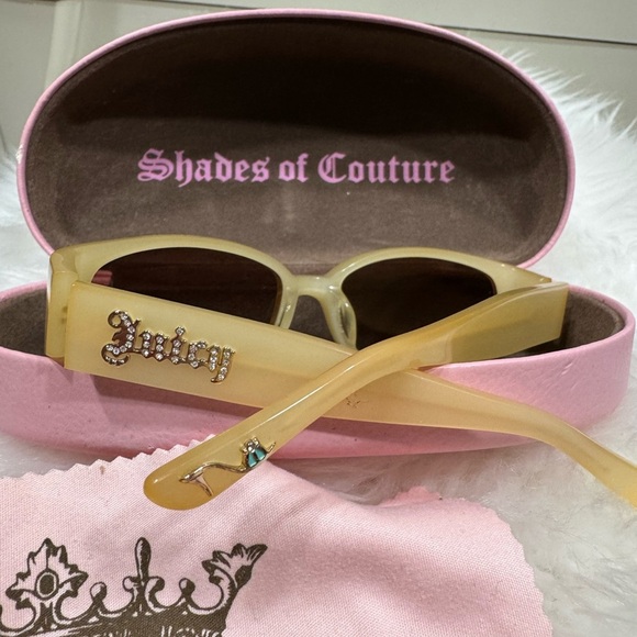 SUPER RARE VINTAGE Juicy Couture Beige Sunglasses with Pink Case - Picture 4 of 14